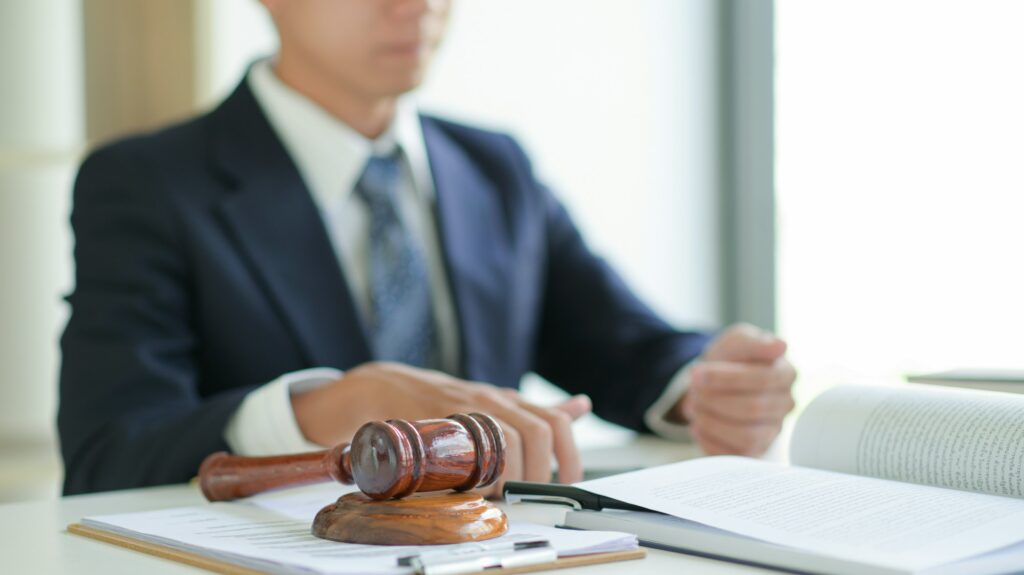 Concepts of legal services: The lawyer provides legal documents for his clients.